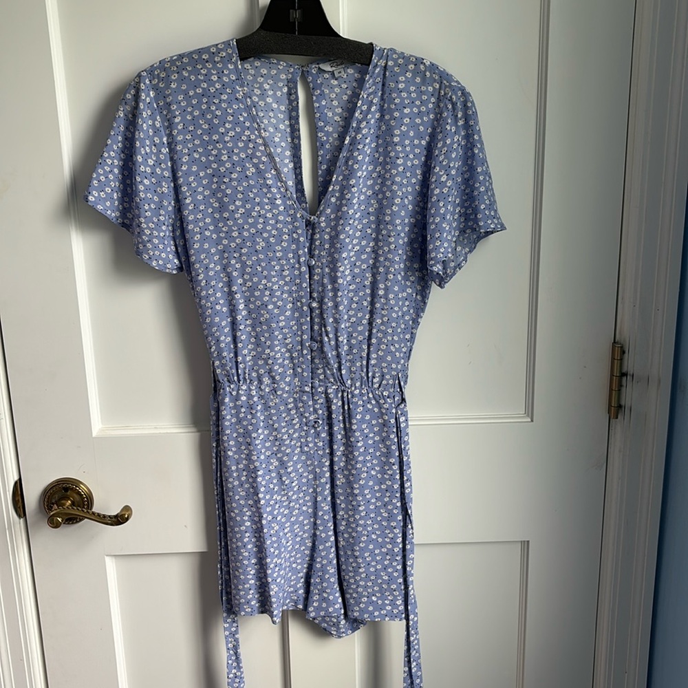 Rails Sophia Romper - size: XS - color: sky blue daisies